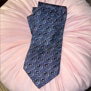 MACHADO - George Machado Men’s Necktie - 100% Silk - Geometric Blue Tie - EUC